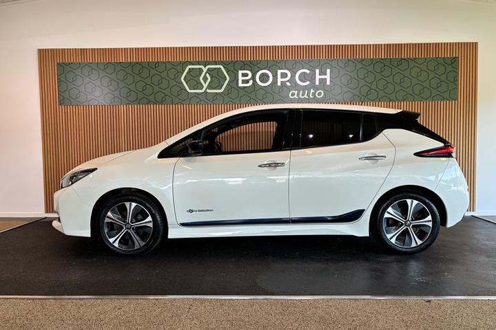 Hvid Nissan Leaf fra 2018