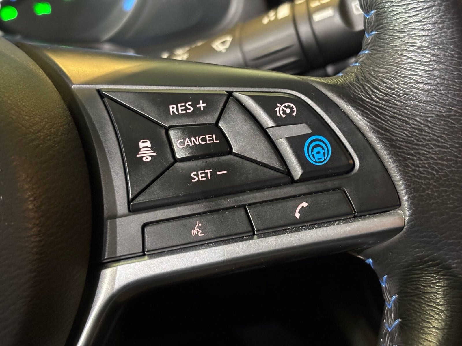 Hvid Nissan Leaf fra 2018