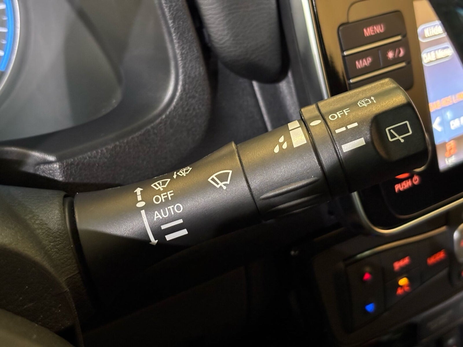 Hvid Nissan Leaf fra 2018