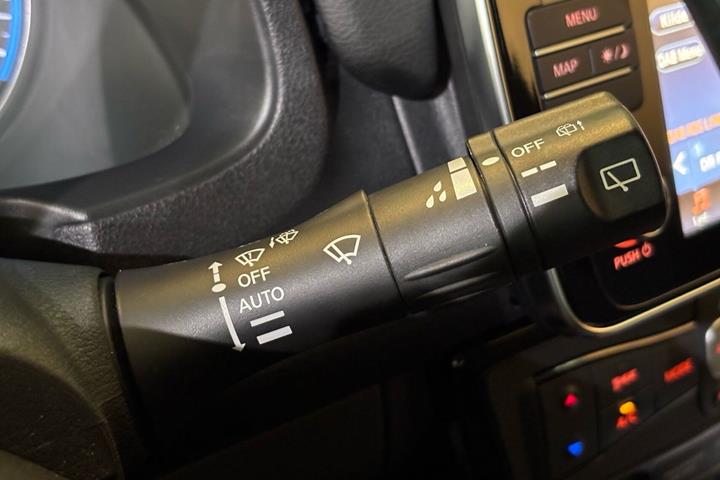 Hvid Nissan Leaf fra 2018