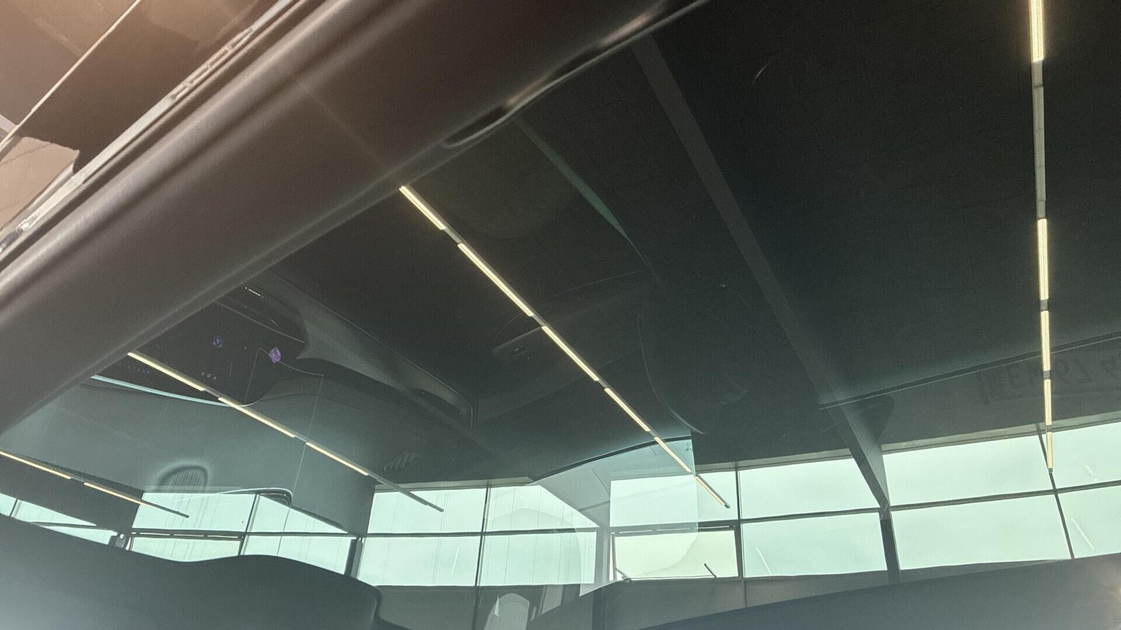 Sort Hongqi EHS7 fra 2025