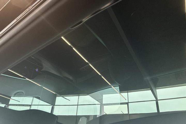 Sort Hongqi EHS7 fra 2025