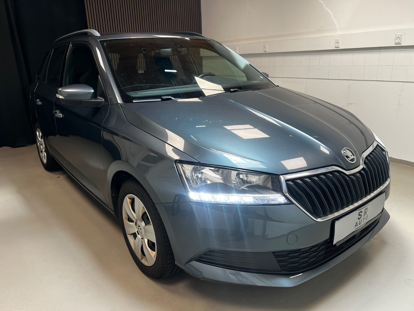 Grå Skoda Fabia fra 2020