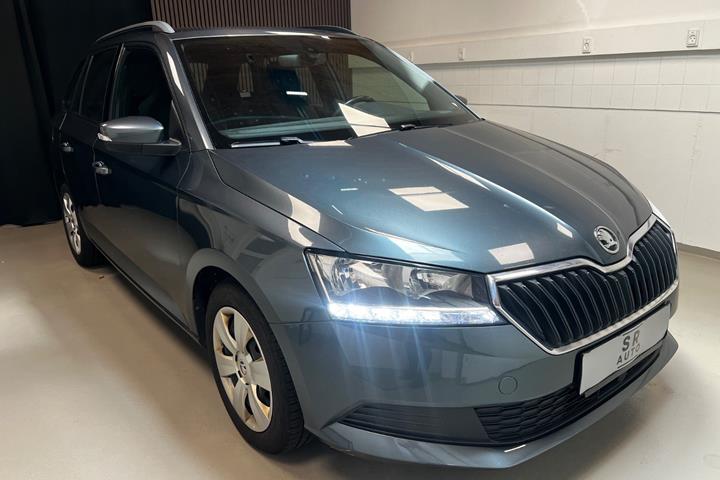 Grå Skoda Fabia fra 2020