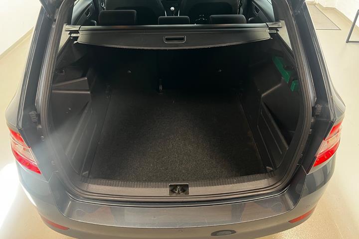 Grå Skoda Fabia fra 2020