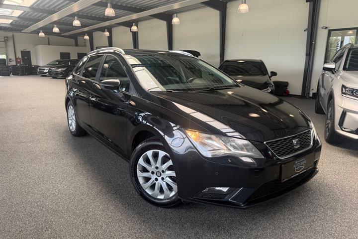 undefined Seat Leon fra 2014 set udefra
