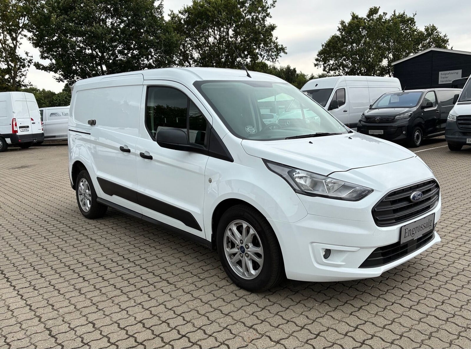 Hvid Ford Transit Connect fra 2022
