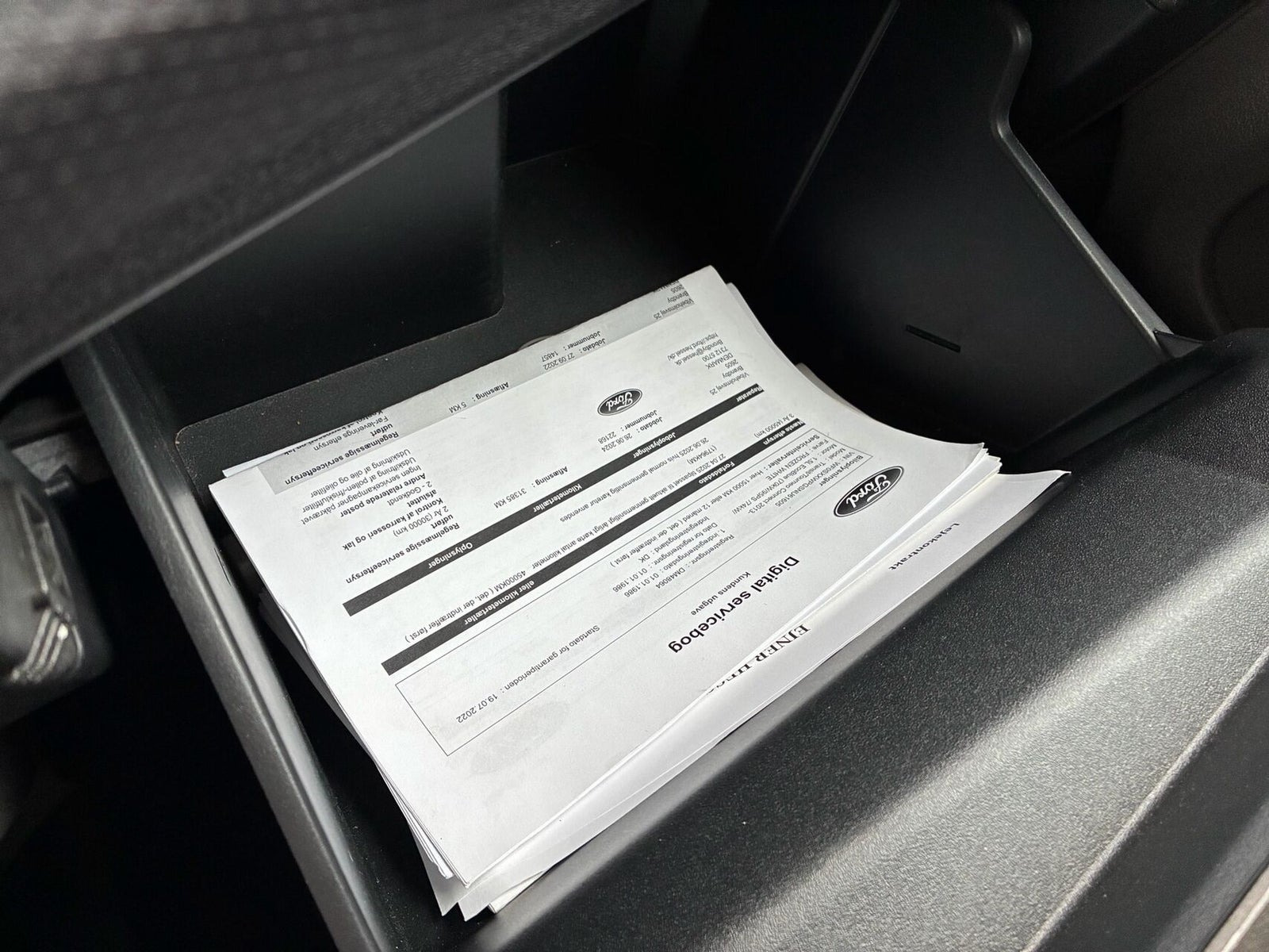 Hvid Ford Transit Connect fra 2022