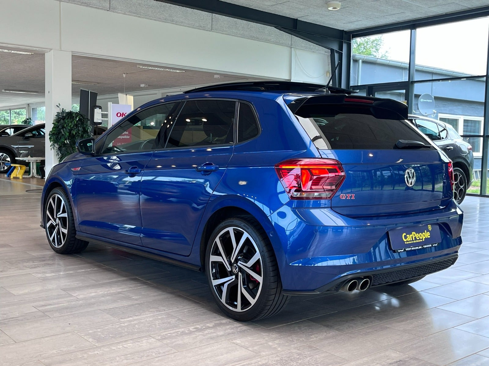 Blå VW Polo fra 2019