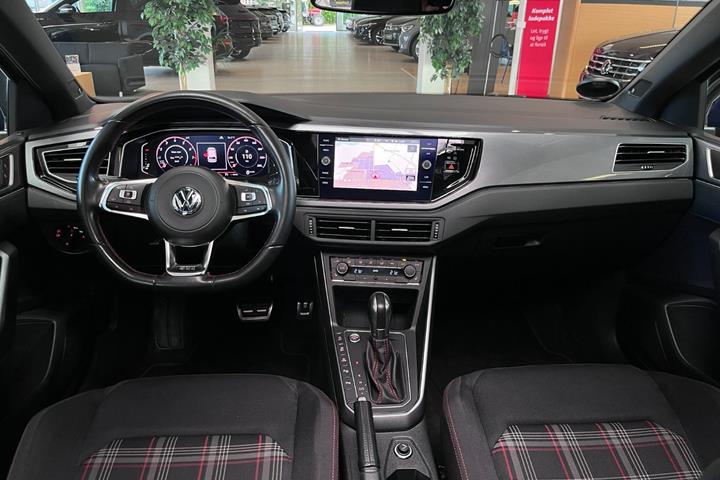 Blå VW Polo fra 2019