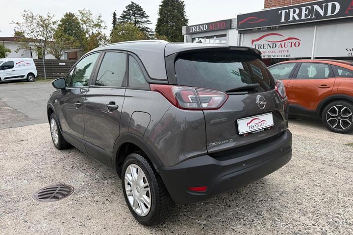 Grå Opel Crossland X fra 2019