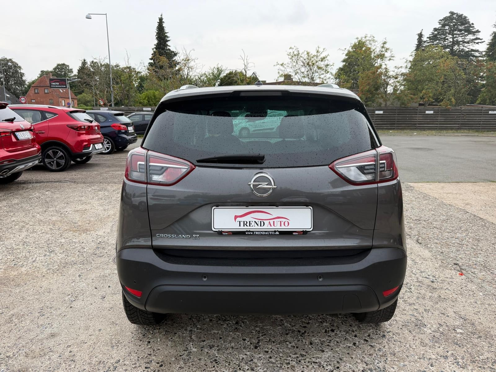 Grå Opel Crossland X fra 2019