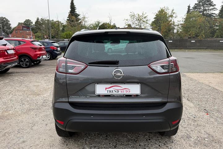 Grå Opel Crossland X fra 2019