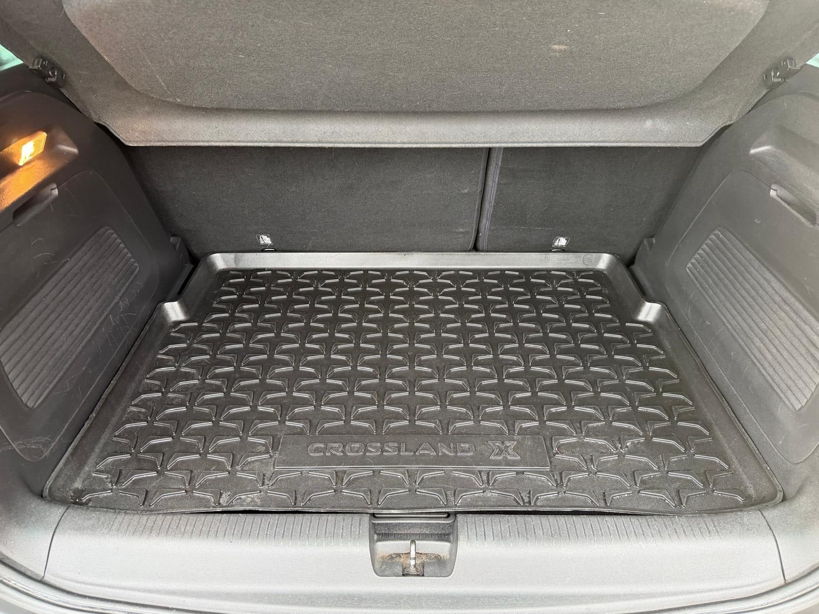 Grå Opel Crossland X fra 2019