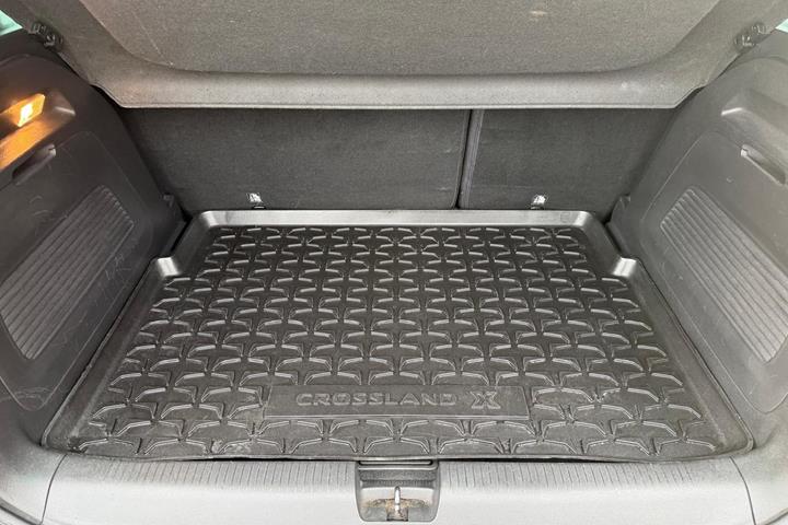 Grå Opel Crossland X fra 2019