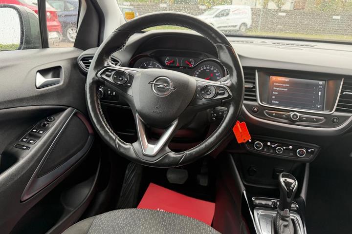 Grå Opel Crossland X fra 2019