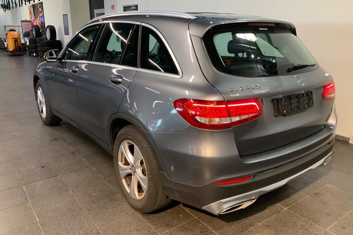 Grå Mercedes GLC250 fra 2016