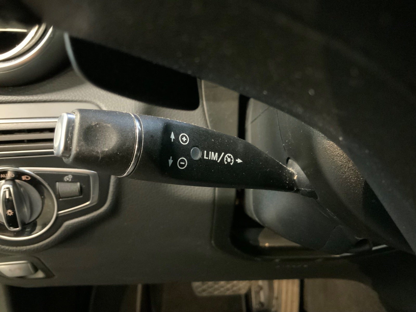 Grå Mercedes GLC250 fra 2016