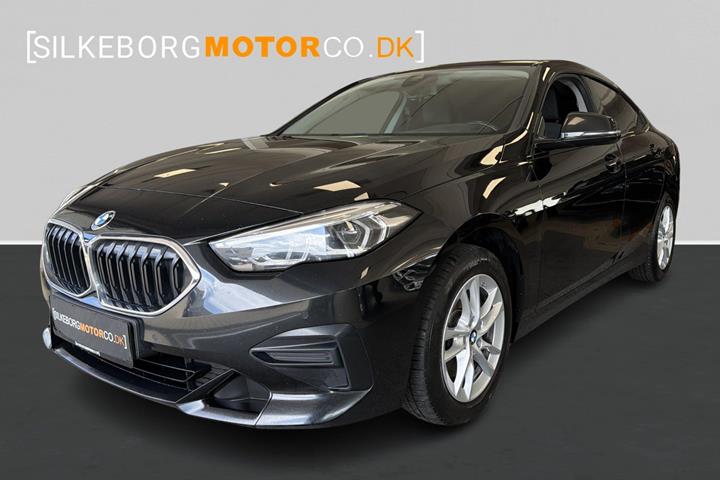 Sort BMW 218i fra 2022