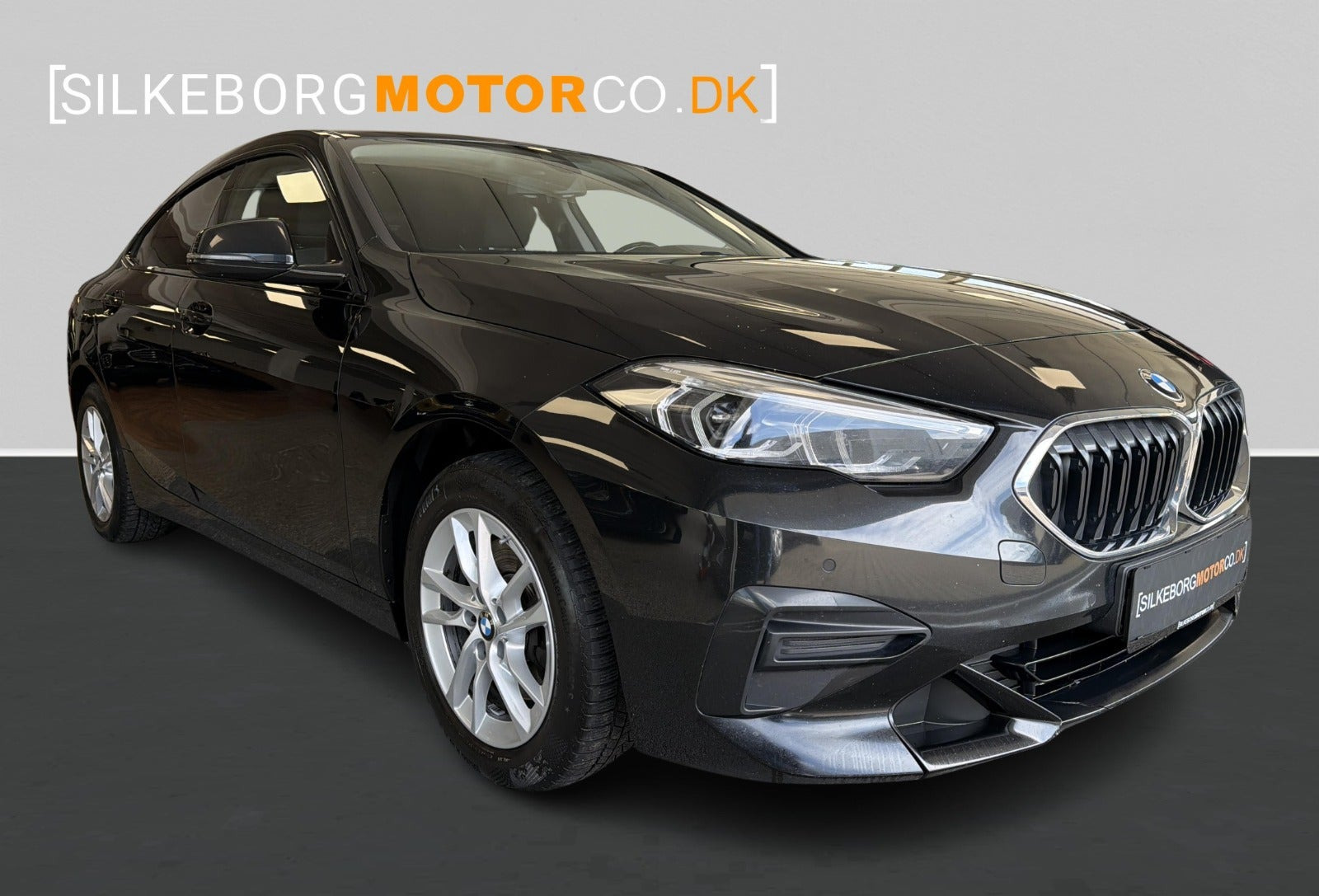 Sort BMW 218i fra 2022