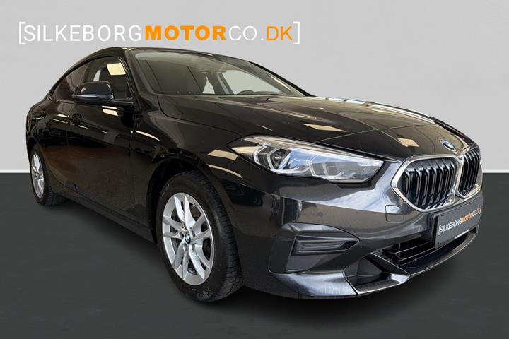 Sort BMW 218i fra 2022