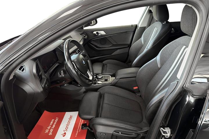 Sort BMW 218i fra 2022
