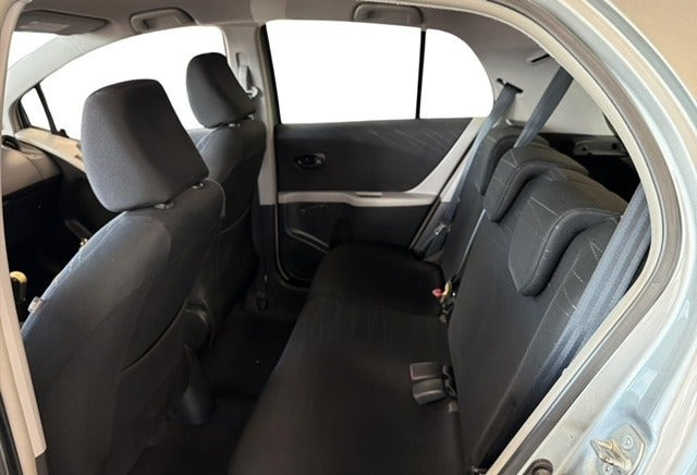 Blå Toyota Yaris fra 2007