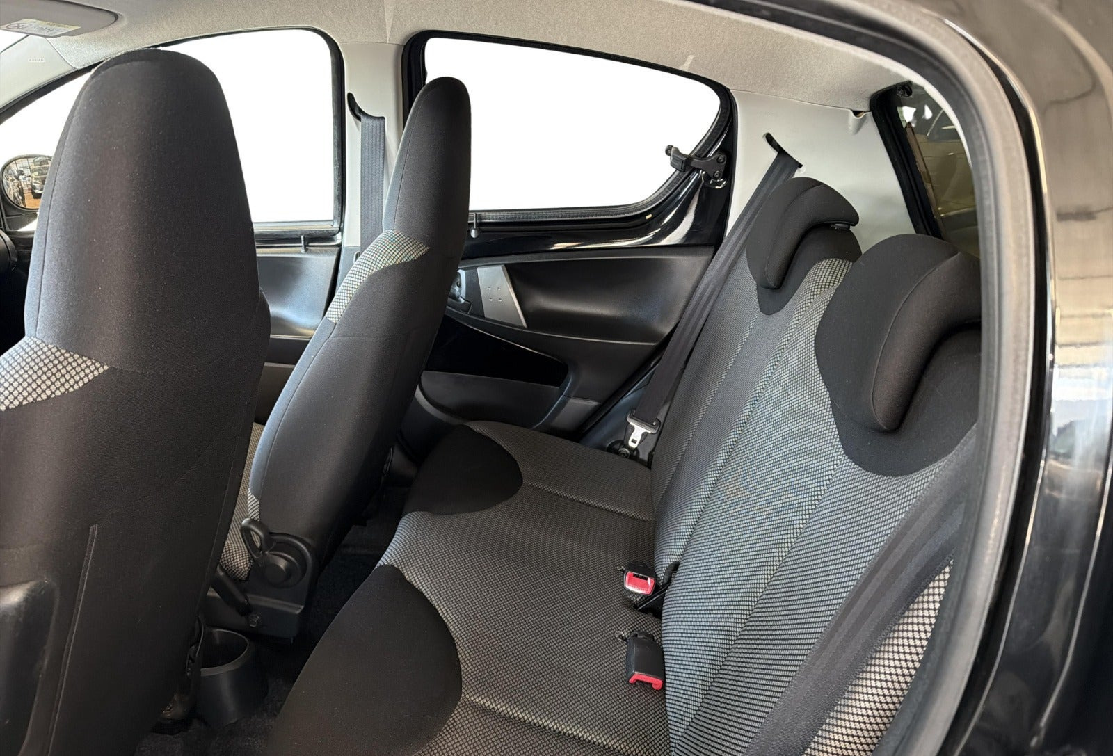 Sort Toyota Aygo fra 2012