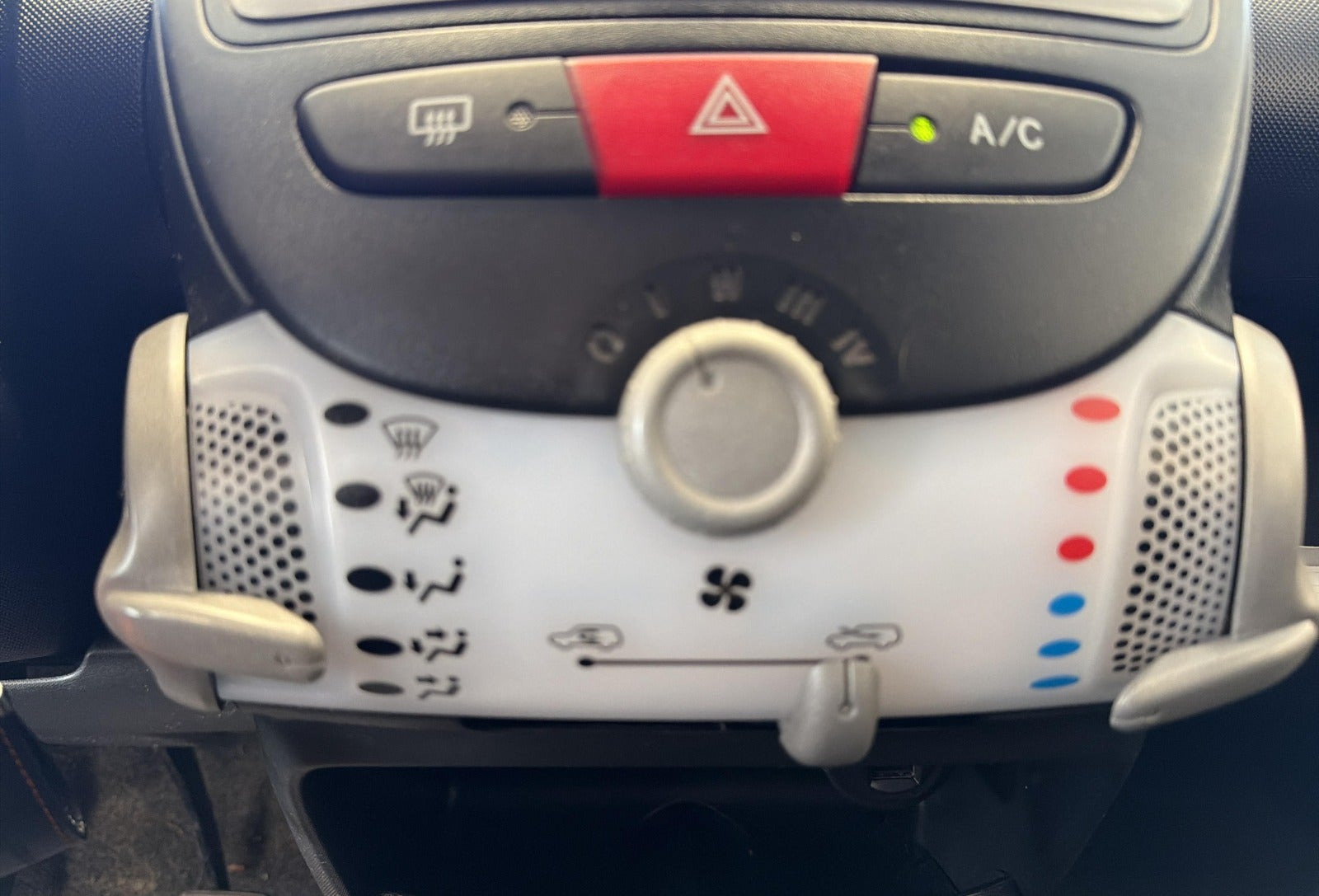 Sort Toyota Aygo fra 2012