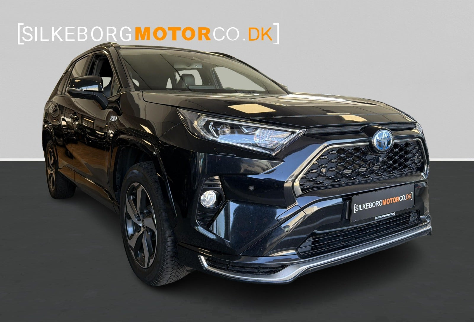 Sort Toyota RAV4 fra 2021