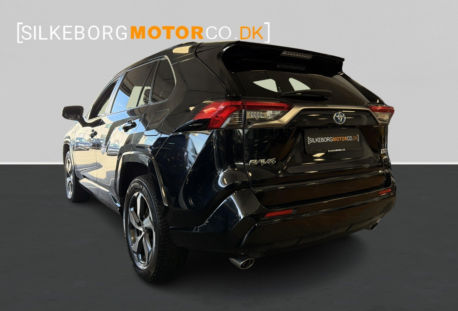 Sort Toyota RAV4 fra 2021