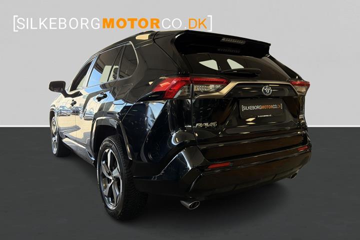 Sort Toyota RAV4 fra 2021