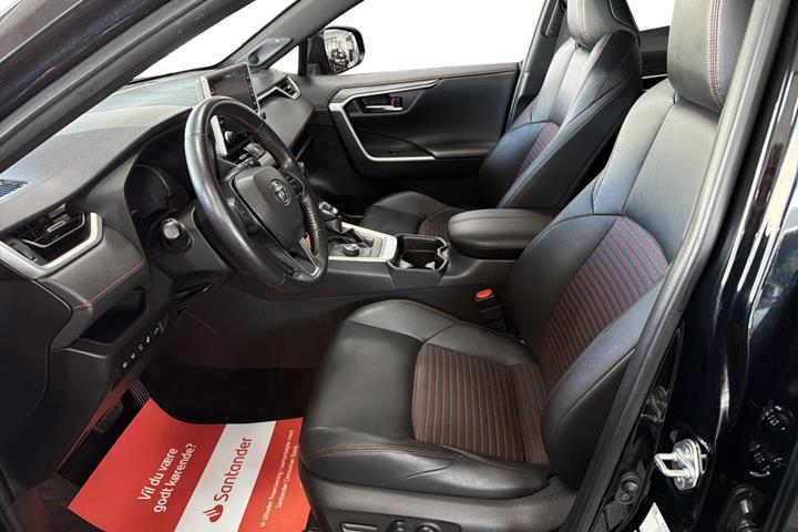 Sort Toyota RAV4 fra 2021