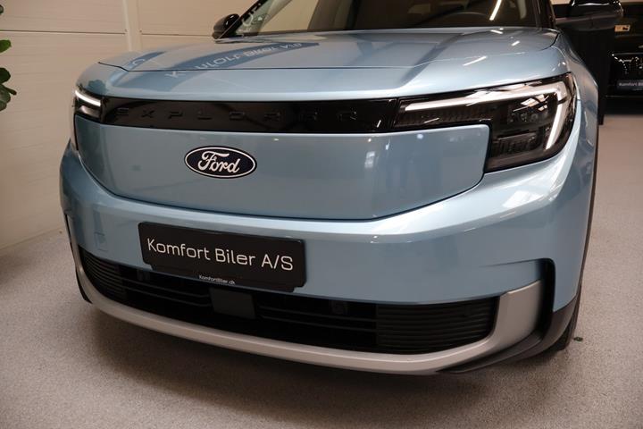 Blå Ford Explorer fra 2025