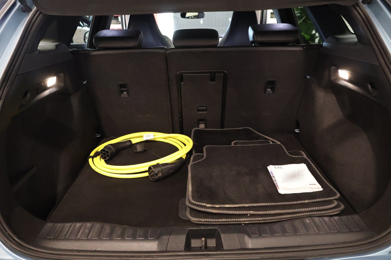 Blå Ford Explorer fra 2025