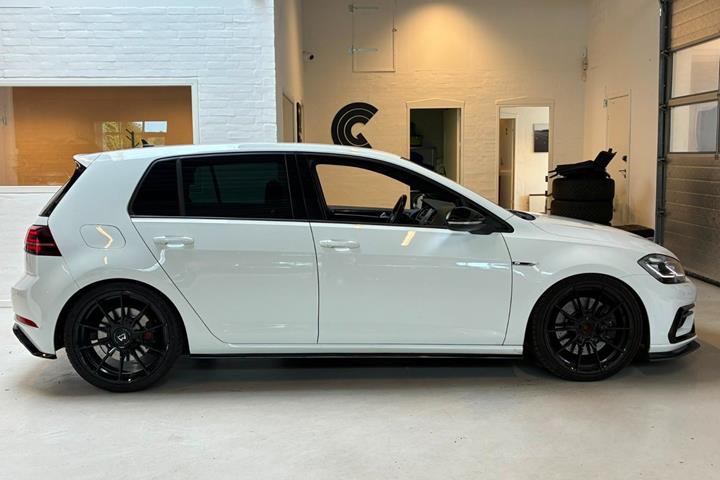Hvid VW Golf VII fra 2018