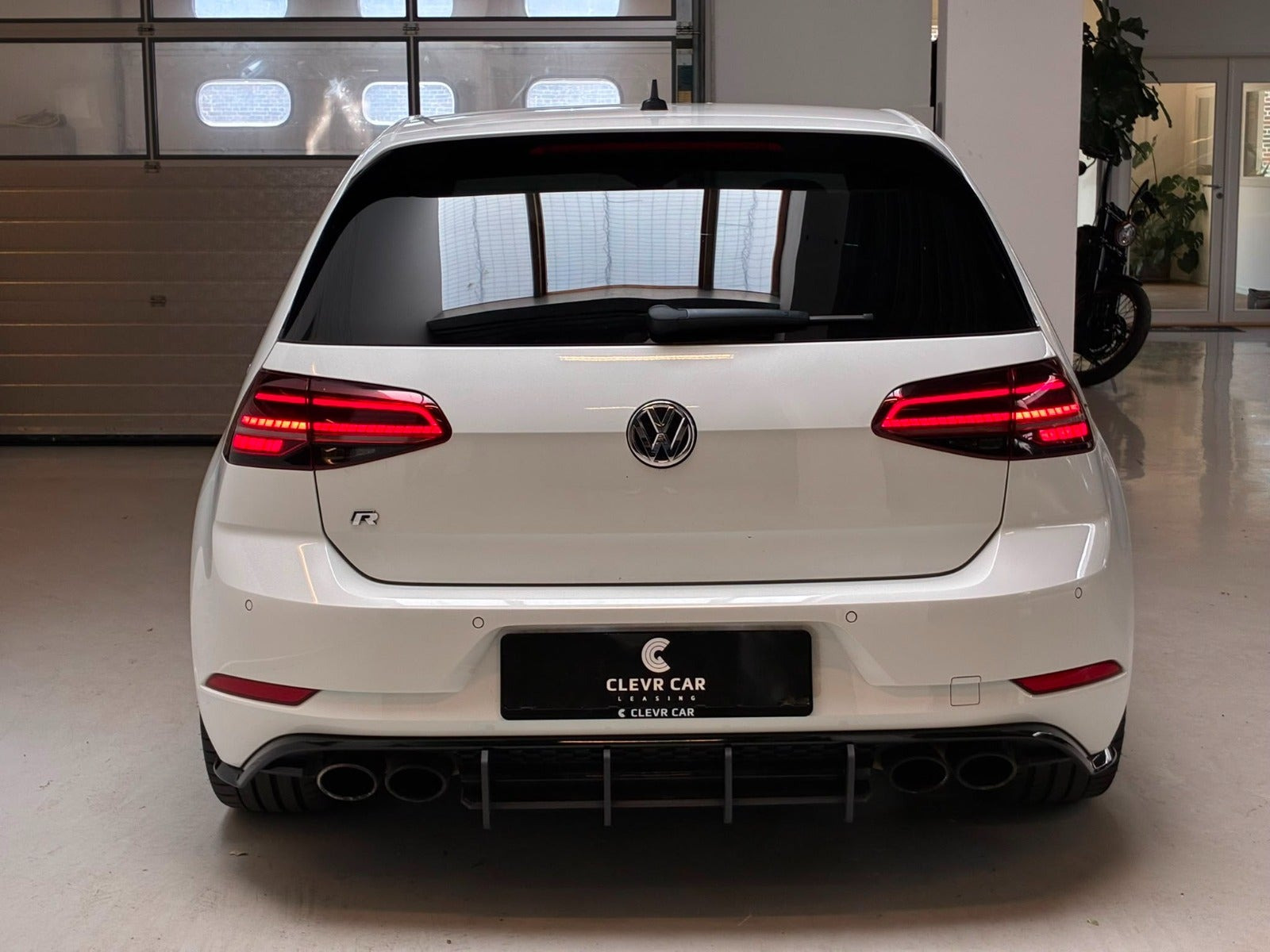 Hvid VW Golf VII fra 2018