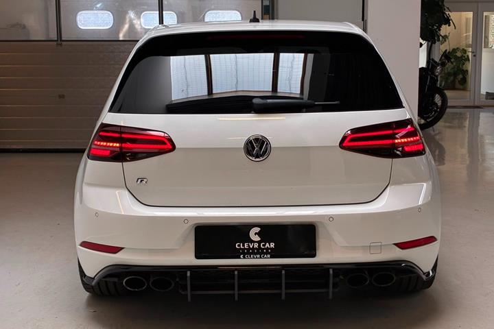 Hvid VW Golf VII fra 2018