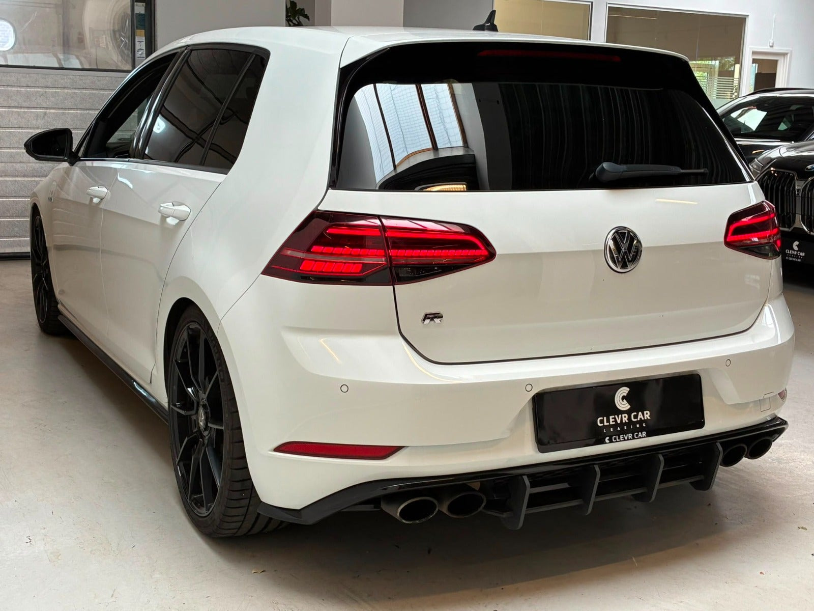 Hvid VW Golf VII fra 2018