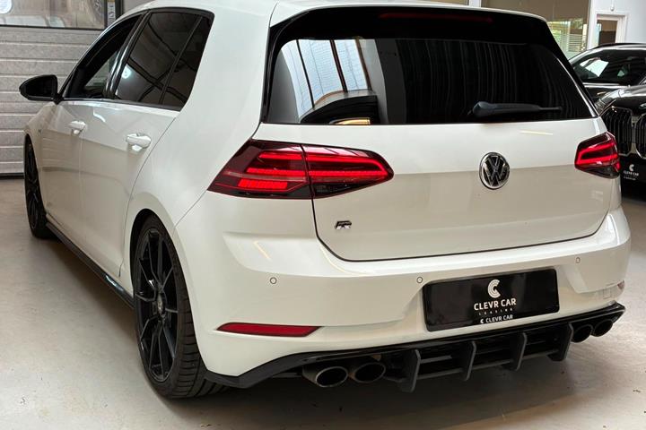 Hvid VW Golf VII fra 2018