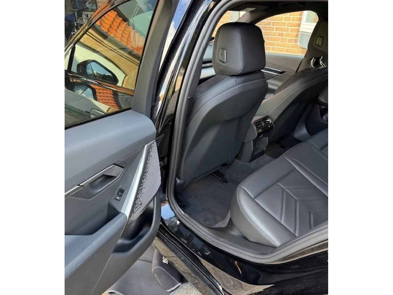Hvid BMW i5 fra 2025