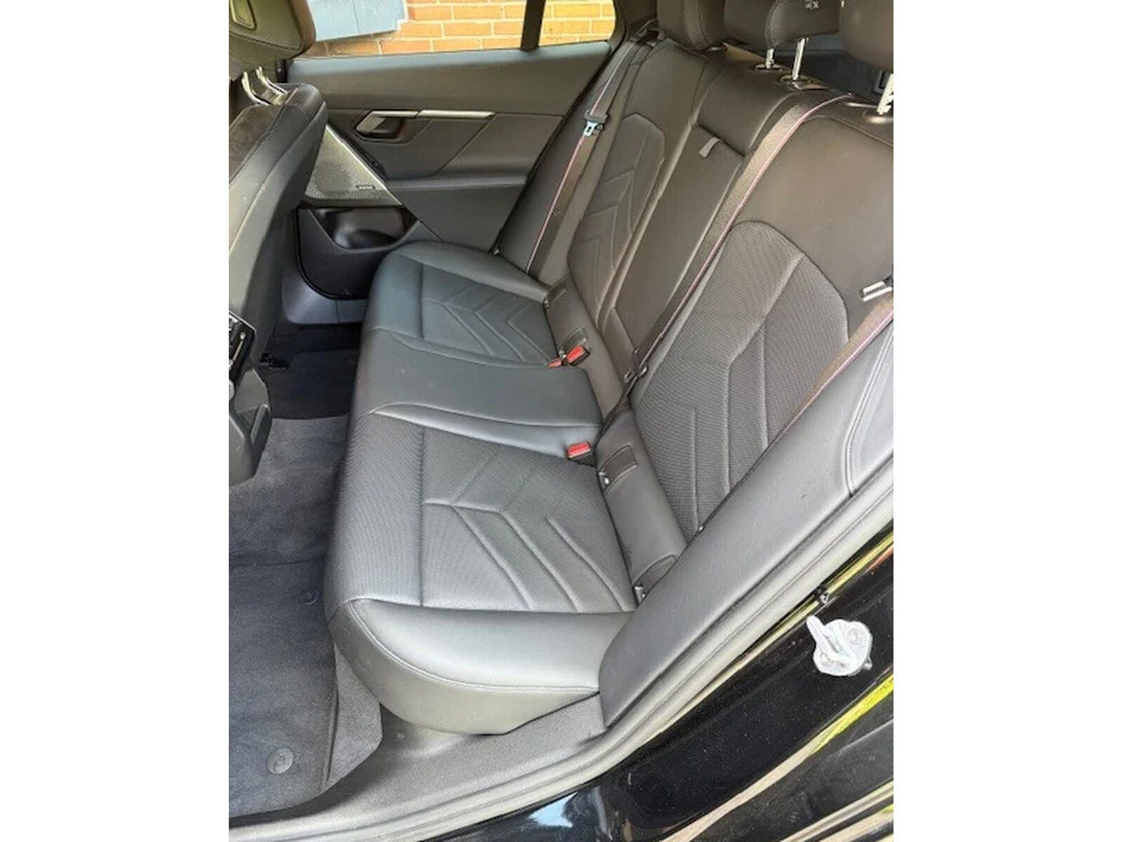 Hvid BMW i5 fra 2025