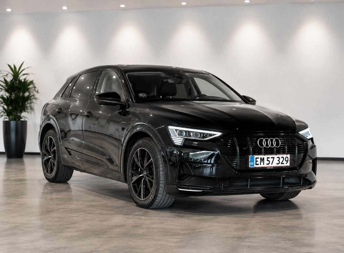 Sort Audi e-tron fra 2022