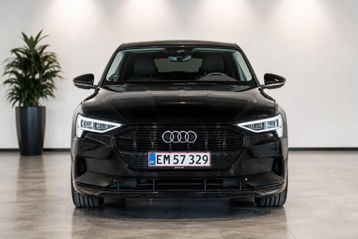 Sort Audi e-tron fra 2022