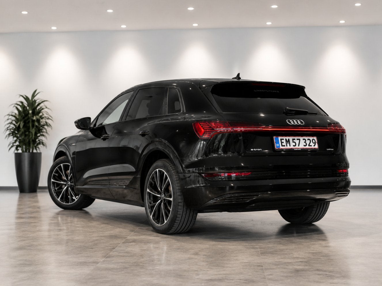 Sort Audi e-tron fra 2022