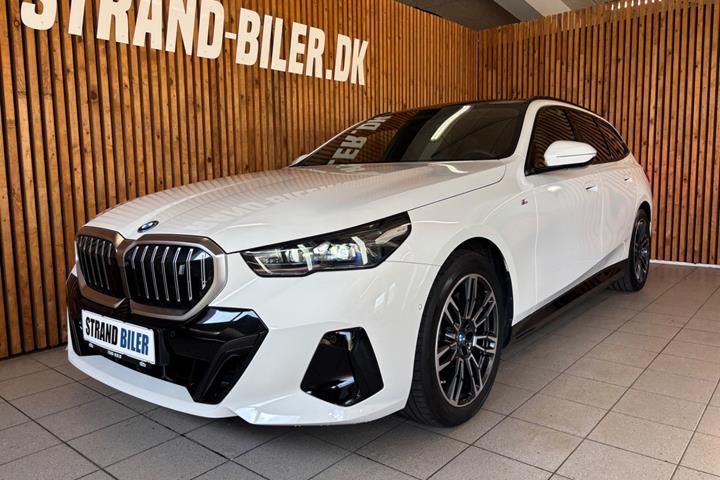 Hvid BMW i5 fra 2025