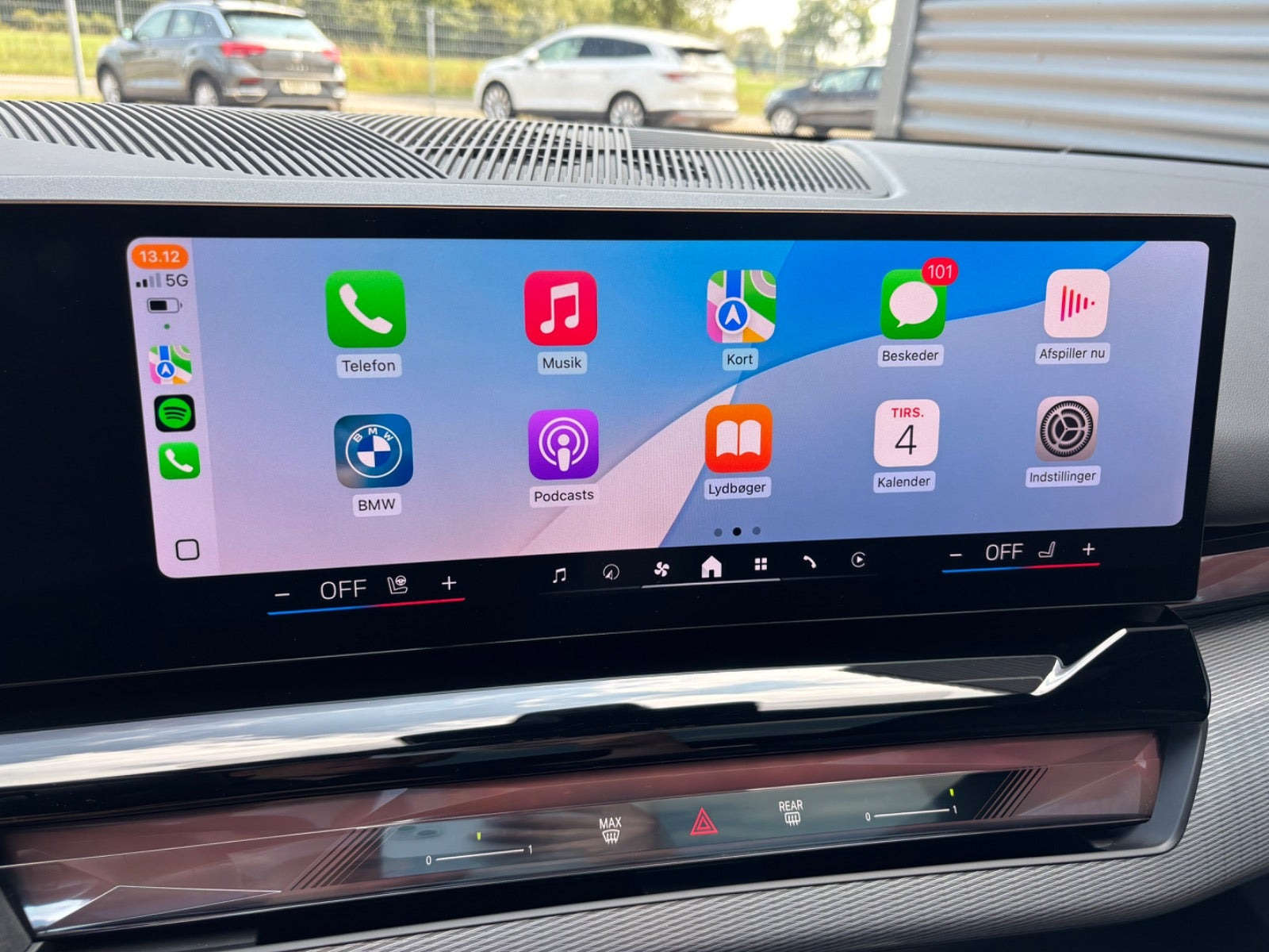 Hvid BMW i5 fra 2025