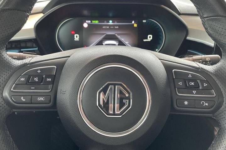 Hvid MG MG5 fra 2023