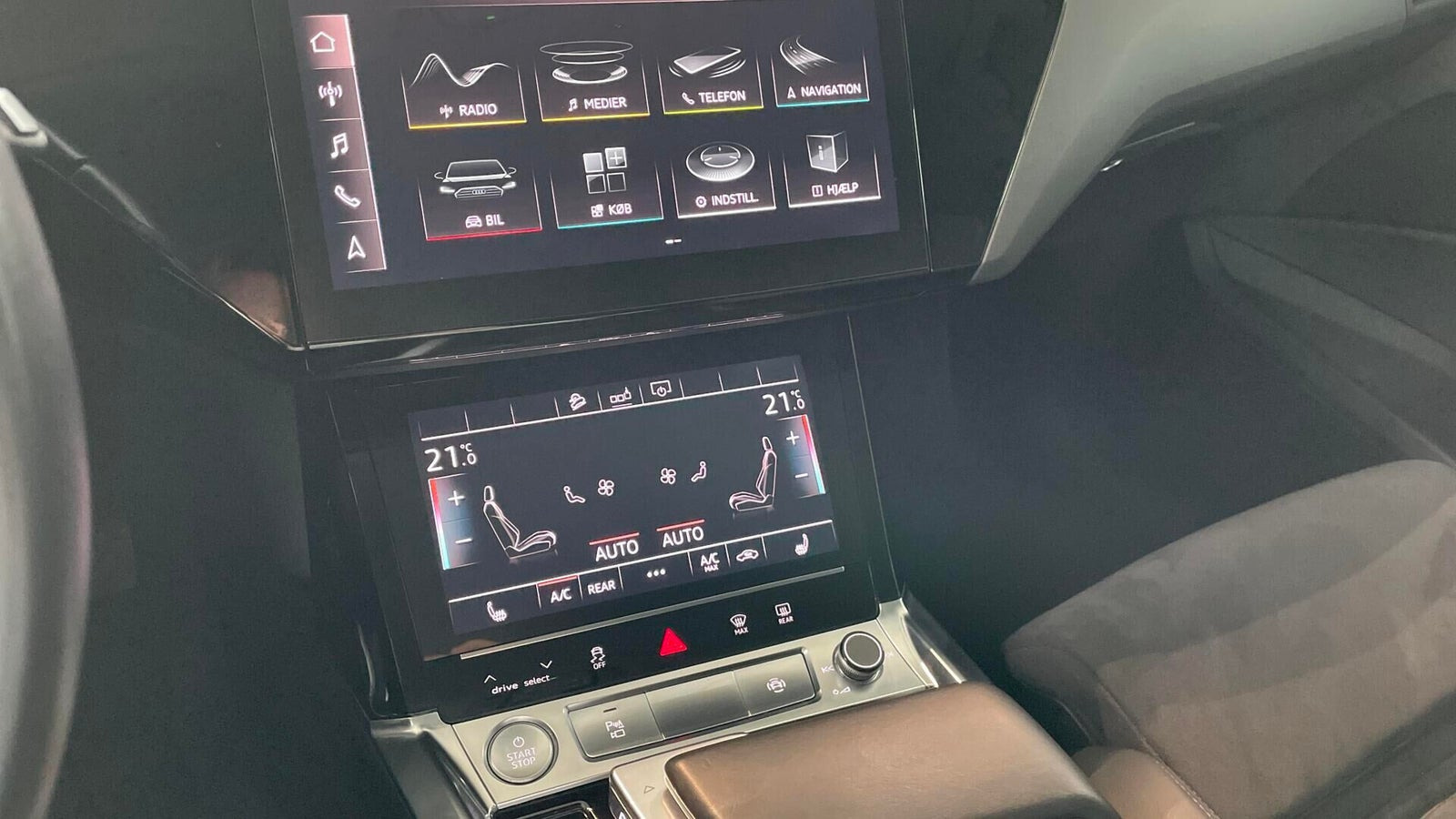 Hvid Audi e-tron fra 2020