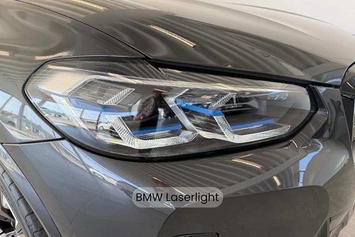Grå BMW iX3 fra 2023